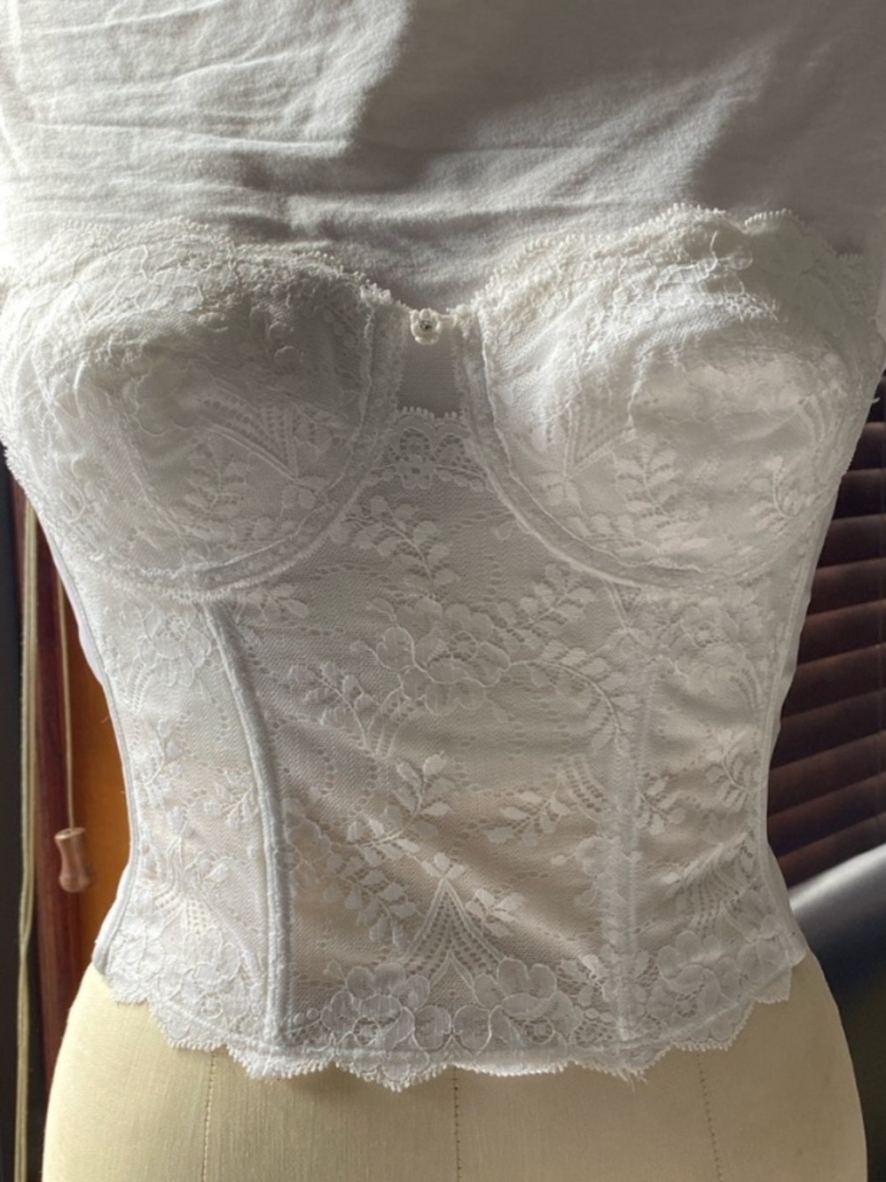 White Lace Strapless or with straps  Bustier or corset